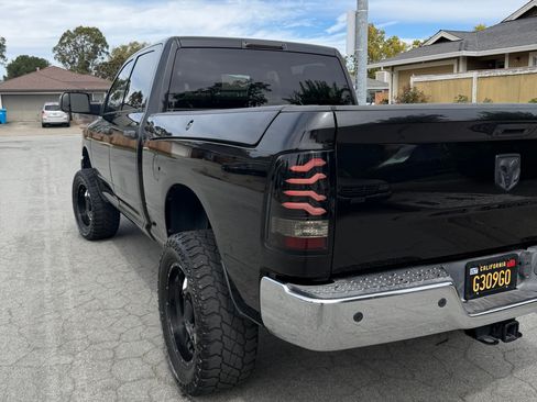 Used 2016 RAM 2500 Tradesman w/ Chrome Appearance Group AWD/4WD image 2