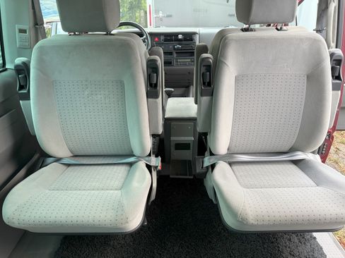 Used 2003 Volkswagen Eurovan MV image 19