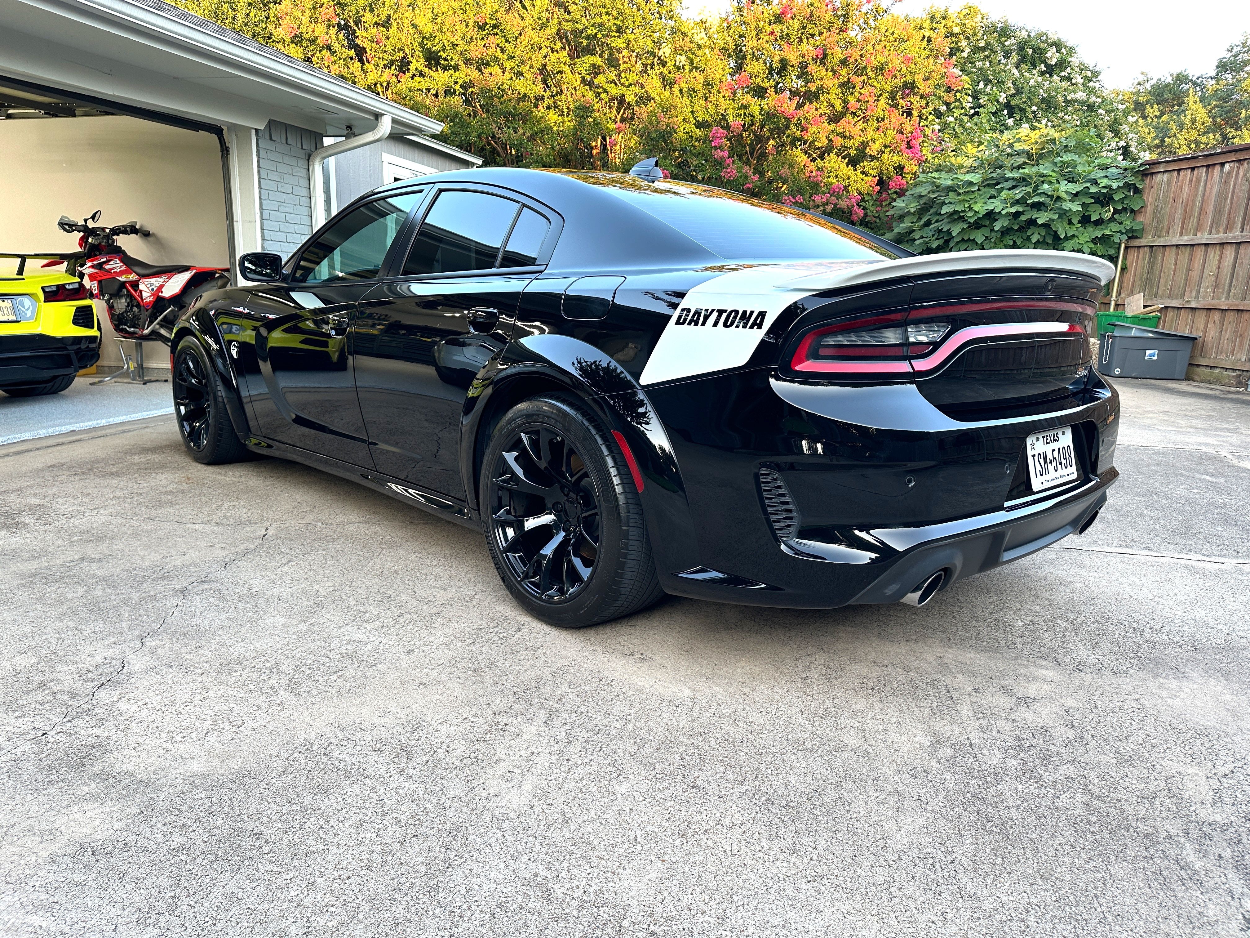 Used 2020 Dodge Charger SRT Hellcat w/ Navigation & Travel Group RWD image 17