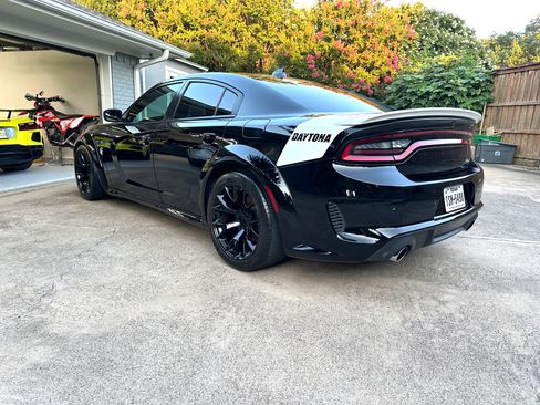 Used 2020 Dodge Charger SRT Hellcat w/ Navigation & Travel Group RWD image 17