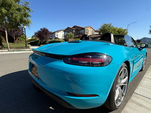 Used 2017 Porsche 718 Boxster S RWD image 6