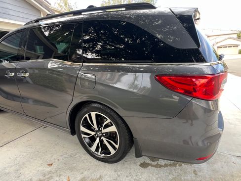 Used 2018 Honda Odyssey Elite image 5