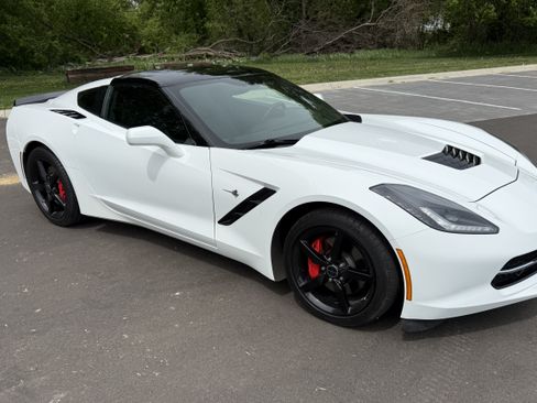 Used 2015 Chevrolet Corvette Stingray Coupe RWD image 14