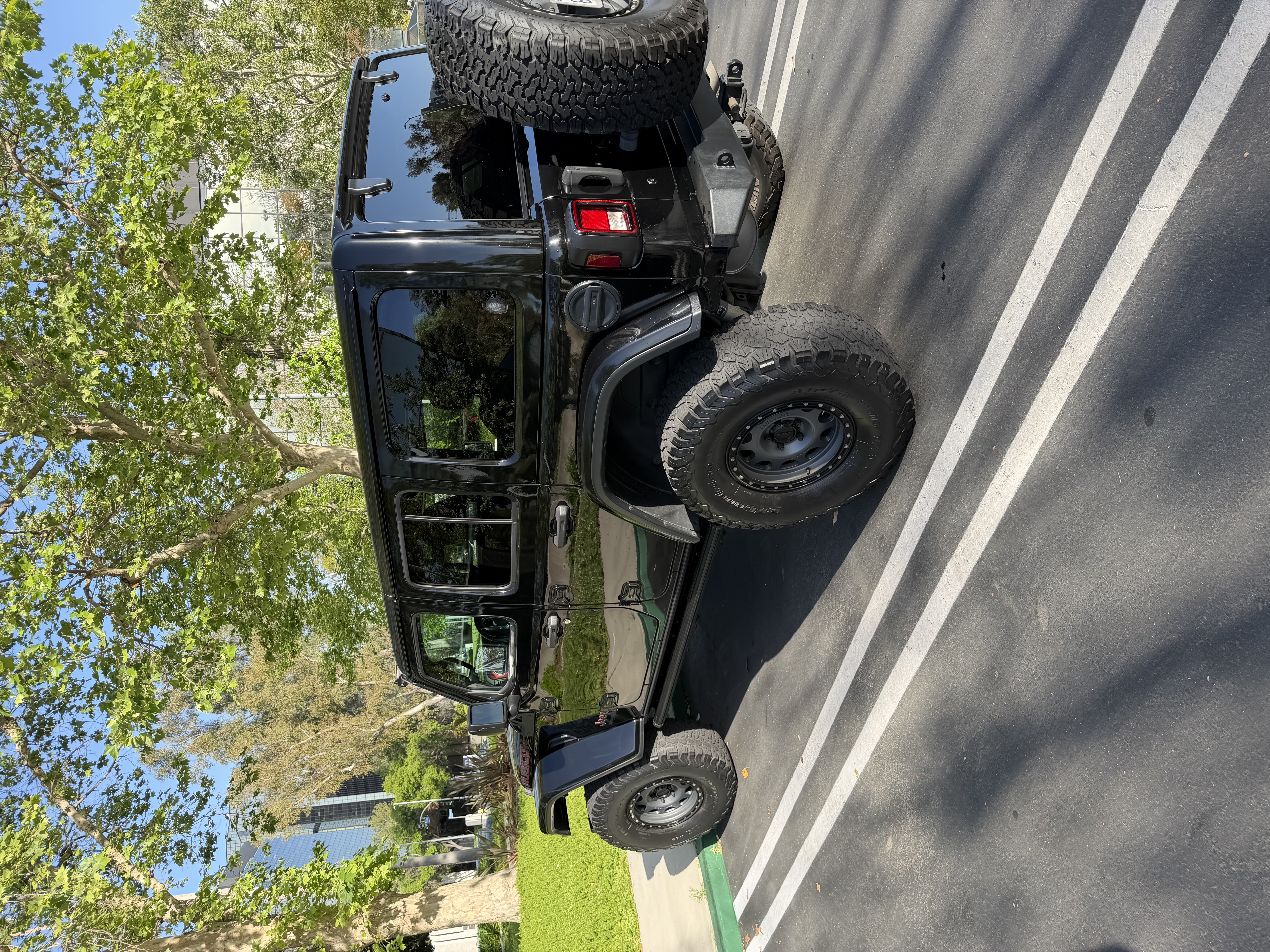 Used 2019 Jeep Wrangler Unlimited Rubicon AWD/4WD image 2