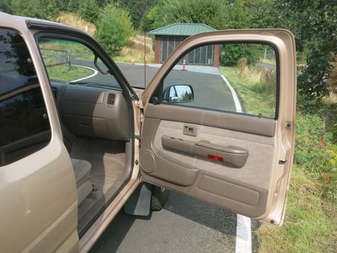 Used 1999 Toyota Tacoma 4x4 Xtracab V6 image 13