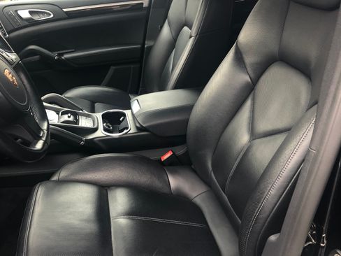 Used 2014 Porsche Cayenne Sport Utility 4D image 18