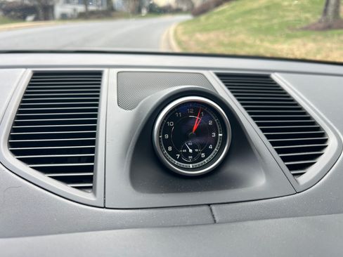 Used 2020 Porsche Macan image 25