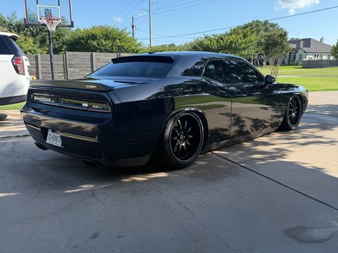 Used 2009 Dodge Challenger SRT8 w/ SRT Option Group II RWD image 5