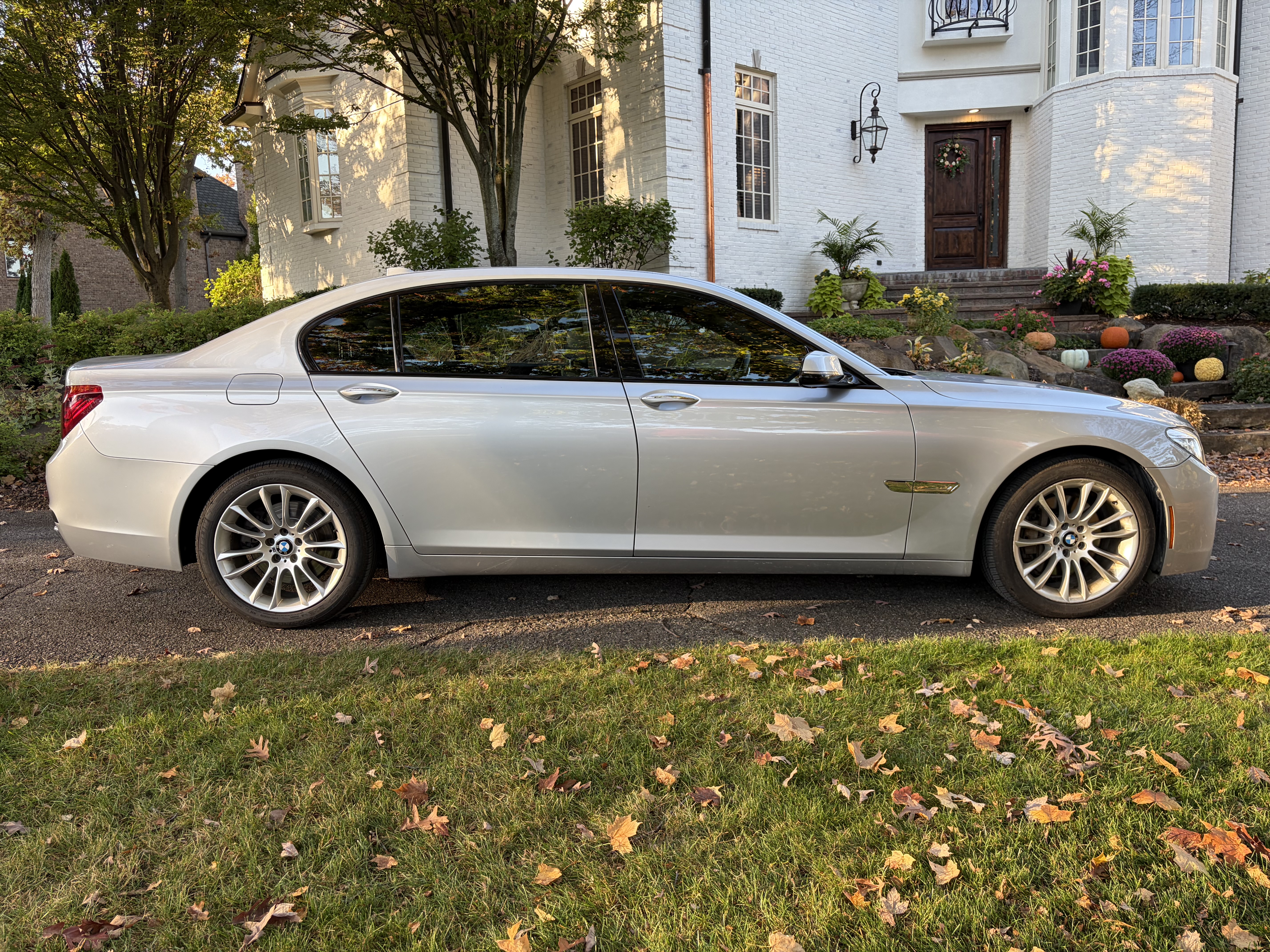 Used 2015 BMW 740Li xDrive AWD/4WD image 2