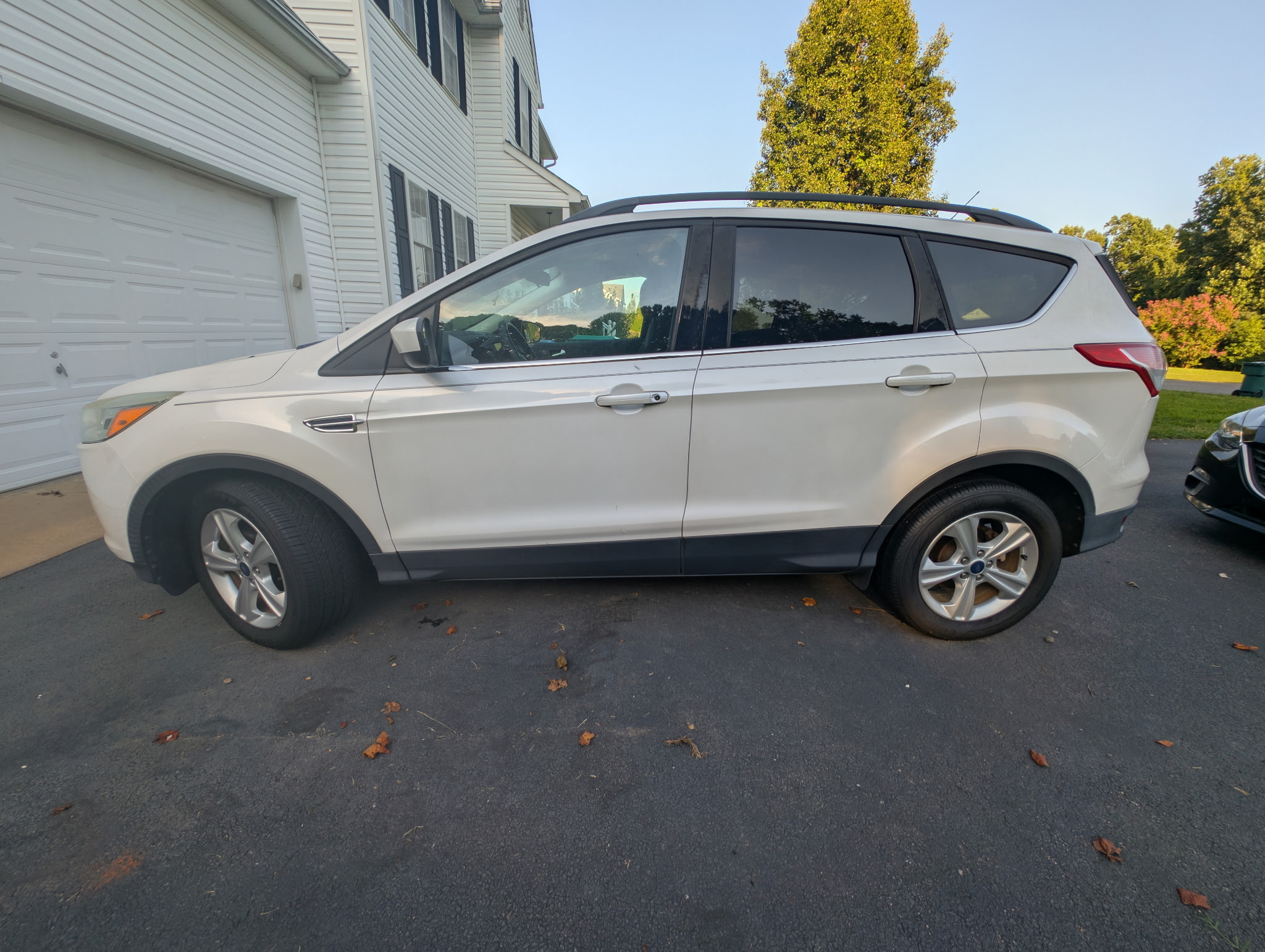Used 2016 Ford Escape SE w/ Equipment Group 201A FWD image 14