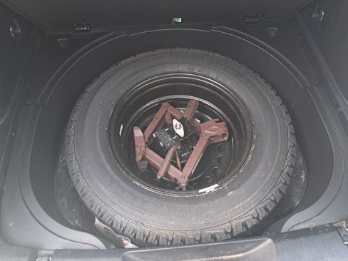 Used 2015 Jeep Cherokee Trailhawk image 6