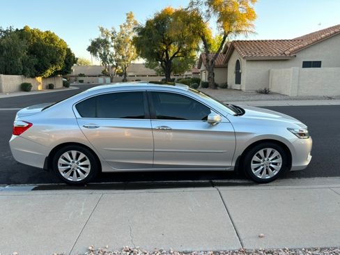 Used 2015 Honda Accord EX image 8