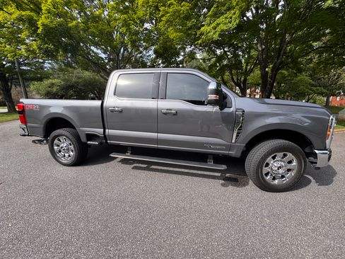 Used 2025 Ford F250 Lariat w/ Lariat Ultimate Package AWD/4WD image 1
