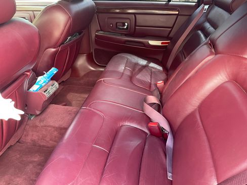 Used 1997 Cadillac De Ville Sedan FWD image 5