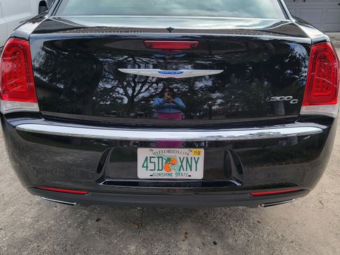 Used 2017 Chrysler 300 C w/ Safetytec Plus Group image 5