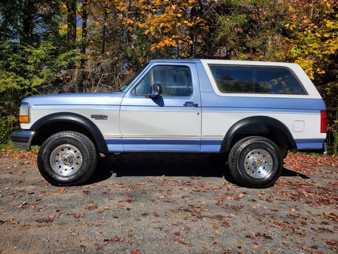 Used 1996 Ford Bronco image 1