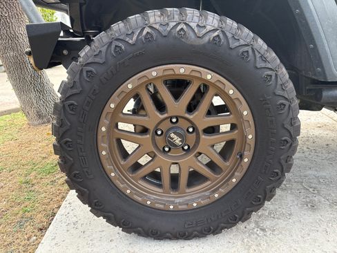 Used 2020 Jeep Wrangler Unlimited Sport AWD/4WD image 13