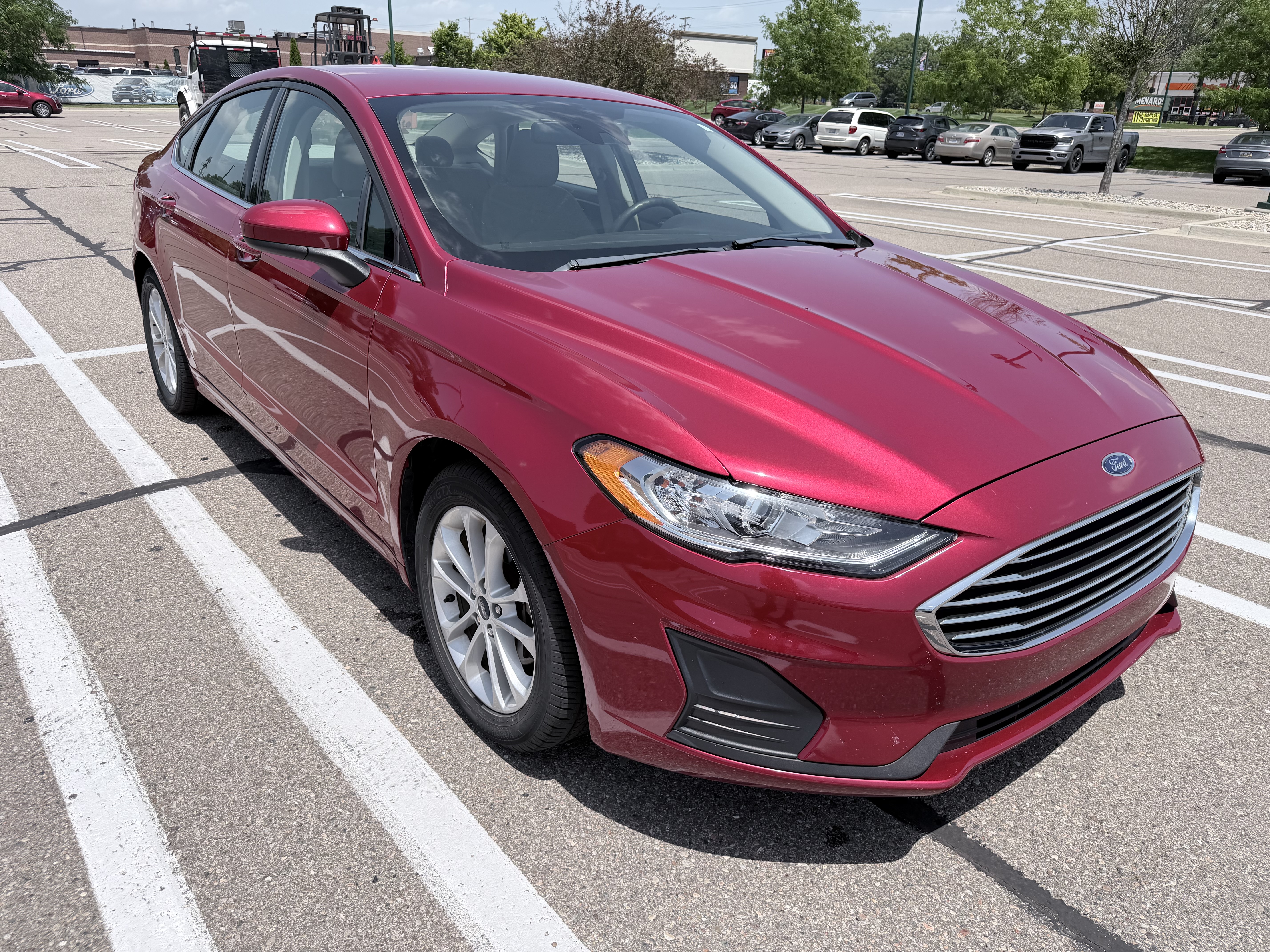 Used 2020 Ford Fusion SE FWD image 1