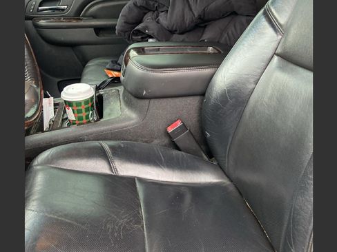 Used 2013 GMC Yukon Denali image 6