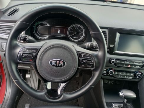 Used 2019 Kia Niro EX image 18