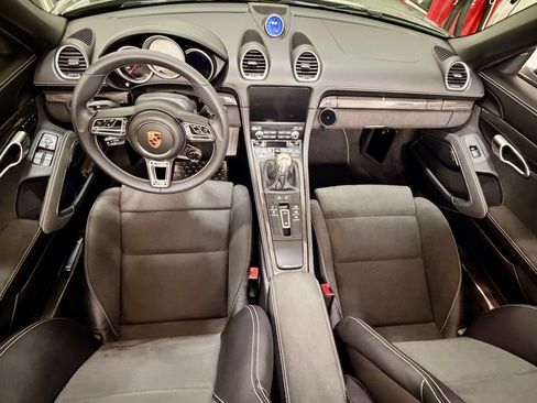 Used 2024 Porsche 718 Boxster GTS image 9
