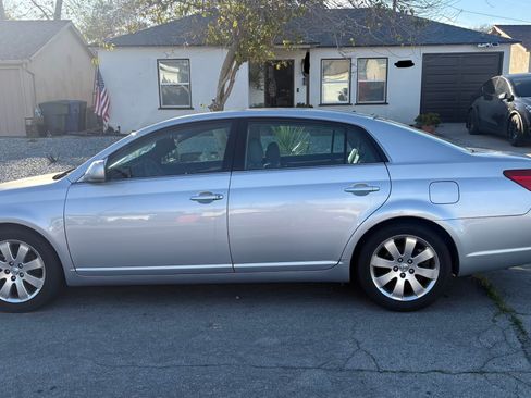Used 2007 Toyota Avalon XLS image 17