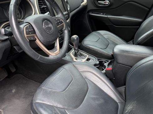Used 2014 Jeep Cherokee Limited w/ Luxury Group AWD/4WD image 9