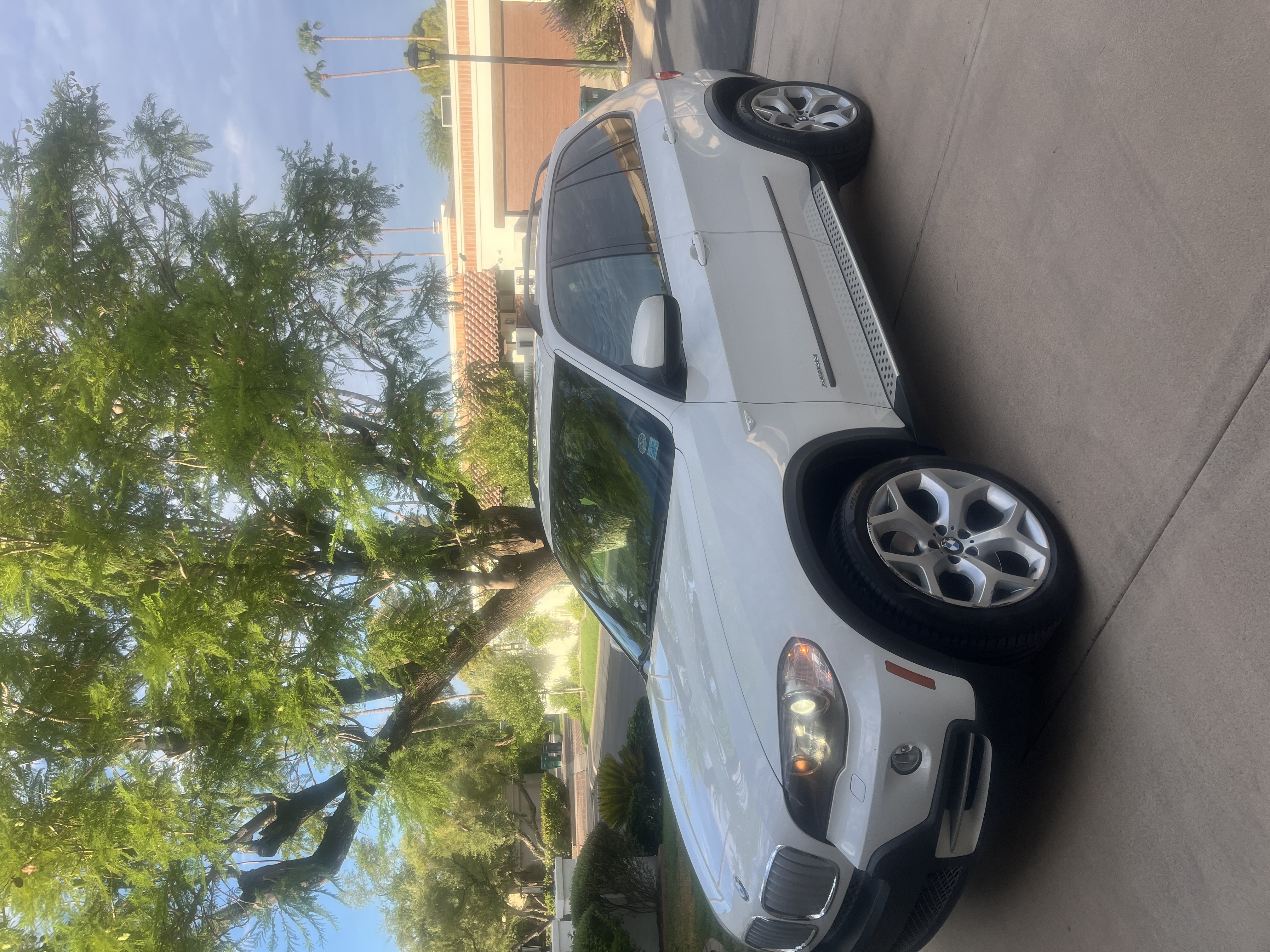 Used 2009 BMW X5 xDrive48i AWD/4WD image 2