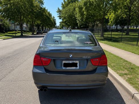 Used 2011 BMW 328i xDrive Sedan w/ Premium Pkg 2 AWD/4WD image 8