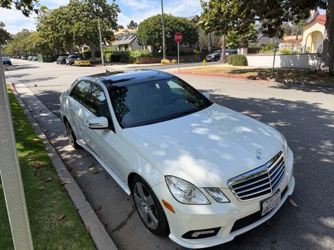 Used 2011 Mercedes-Benz E 350 Sedan image 1