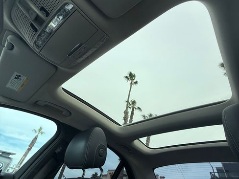 Used 2017 Mercedes-Benz C 300 4MATIC Sedan image 13