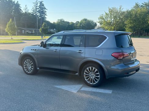 Used 2016 INFINITI QX80 4WD w/ 22" Wheel Package image 2