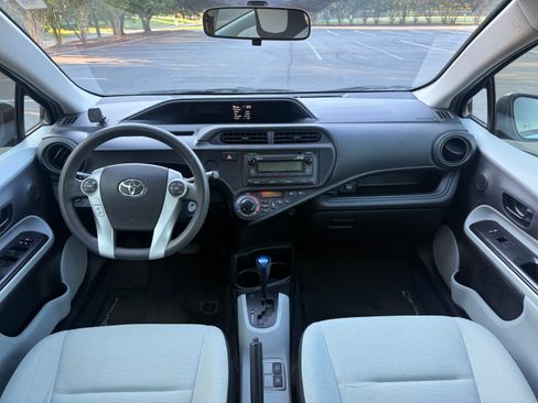 Used 2013 Toyota Prius C One FWD image 11