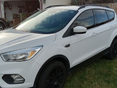 Used 2018 Ford Escape SE AWD/4WD image 1