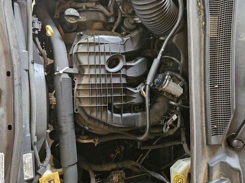 Used 2013 Dodge Grand Caravan SXT w/ Security Group image 14