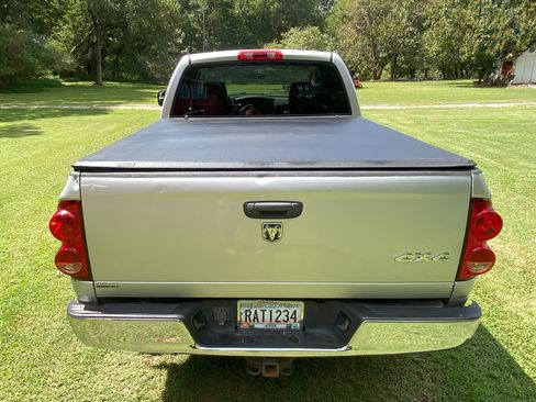 Used 2009 Dodge Ram 2500 Truck SXT image 18