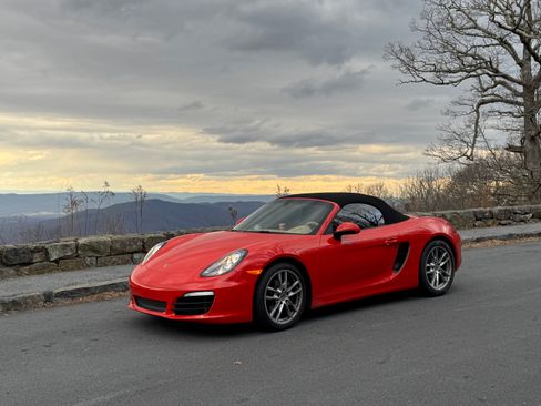 Used 2016 Porsche Boxster RWD image 2