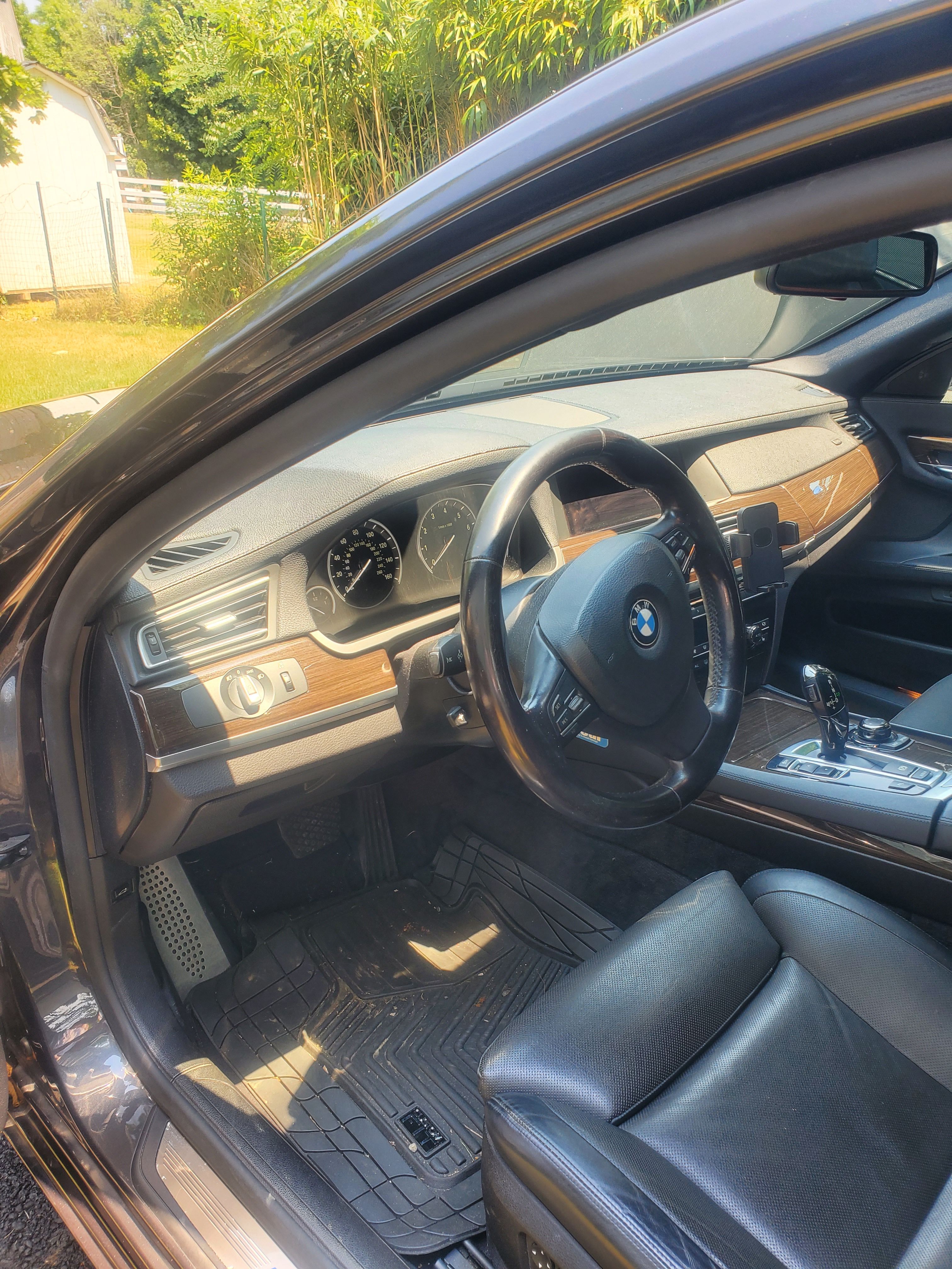 Used 2011 BMW 750i RWD image 8