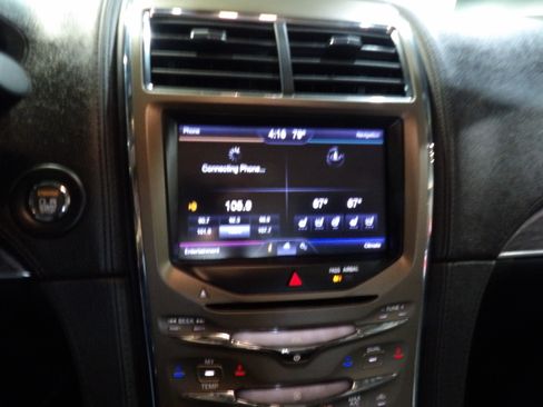 Used 2013 Lincoln MKX FWD image 25