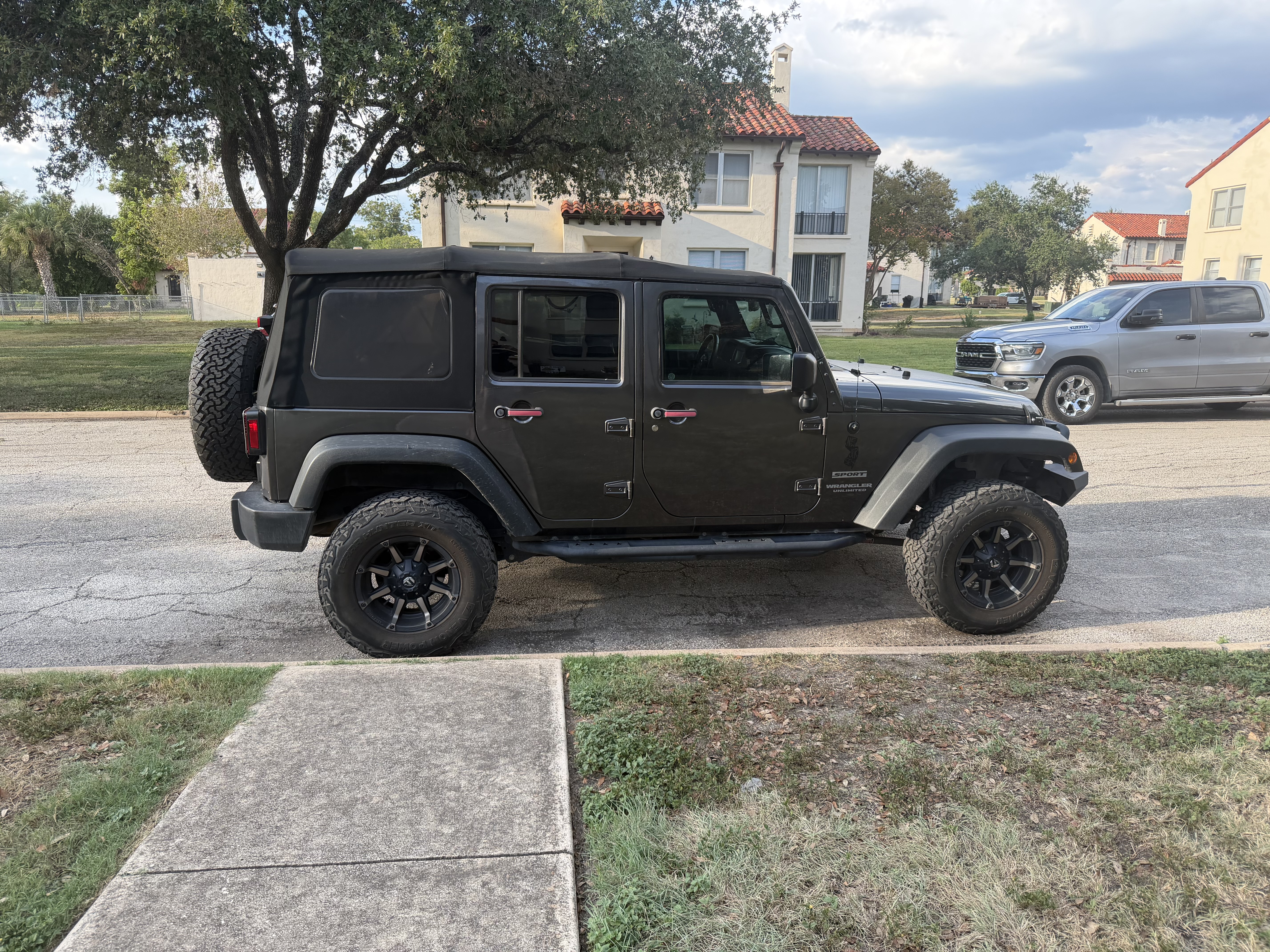 Used 2017 Jeep Wrangler Unlimited Sport w/ Quick Order Package 24S AWD/4WD image 4