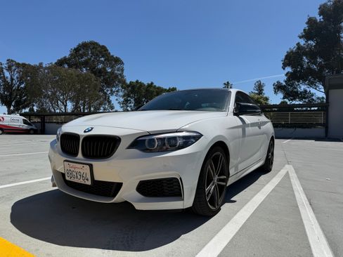 Used 2018 BMW M240i Coupe RWD image 2