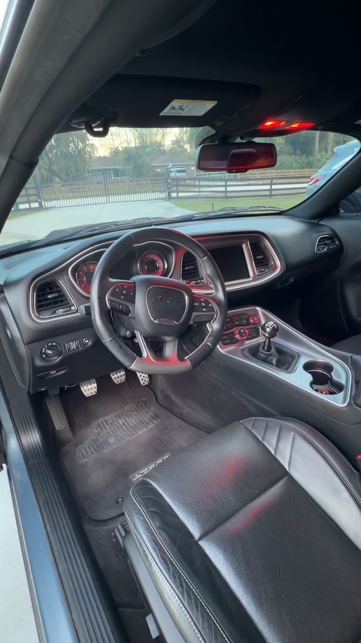 Used 2016 Dodge Challenger SRT Hellcat RWD image 8