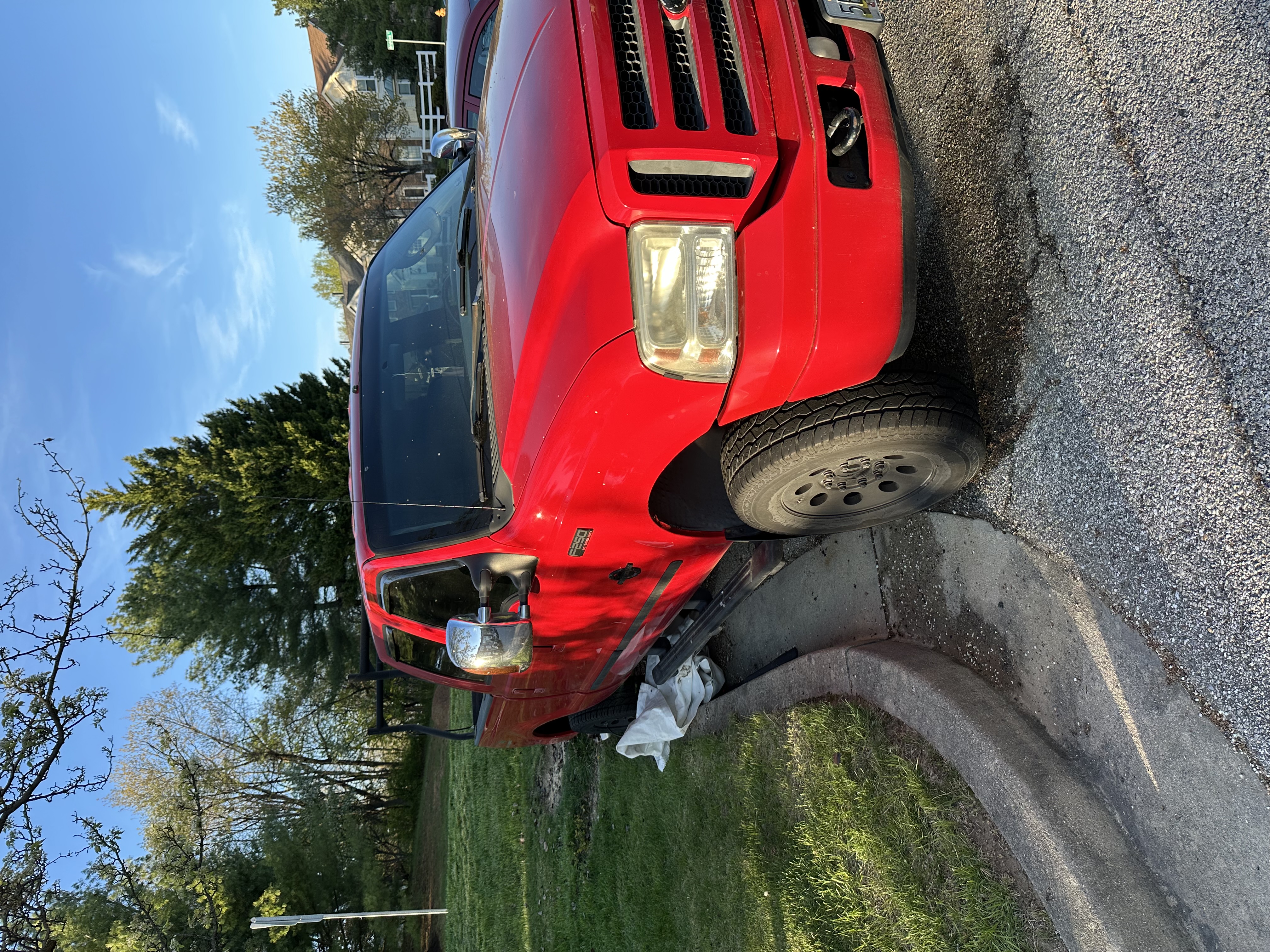 Used 2005 Ford F250 XLT AWD/4WD image 2
