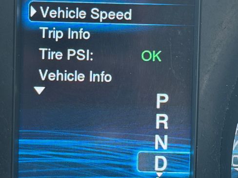Used 2014 Chrysler 300 w/ Driver Convenience Group RWD image 10