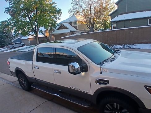 Used 2021 Nissan Titan Platinum Reserve w/ Moonroof Package AWD/4WD image 4