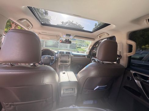 Used 2017 Lexus GX 460 Luxury AWD/4WD image 22