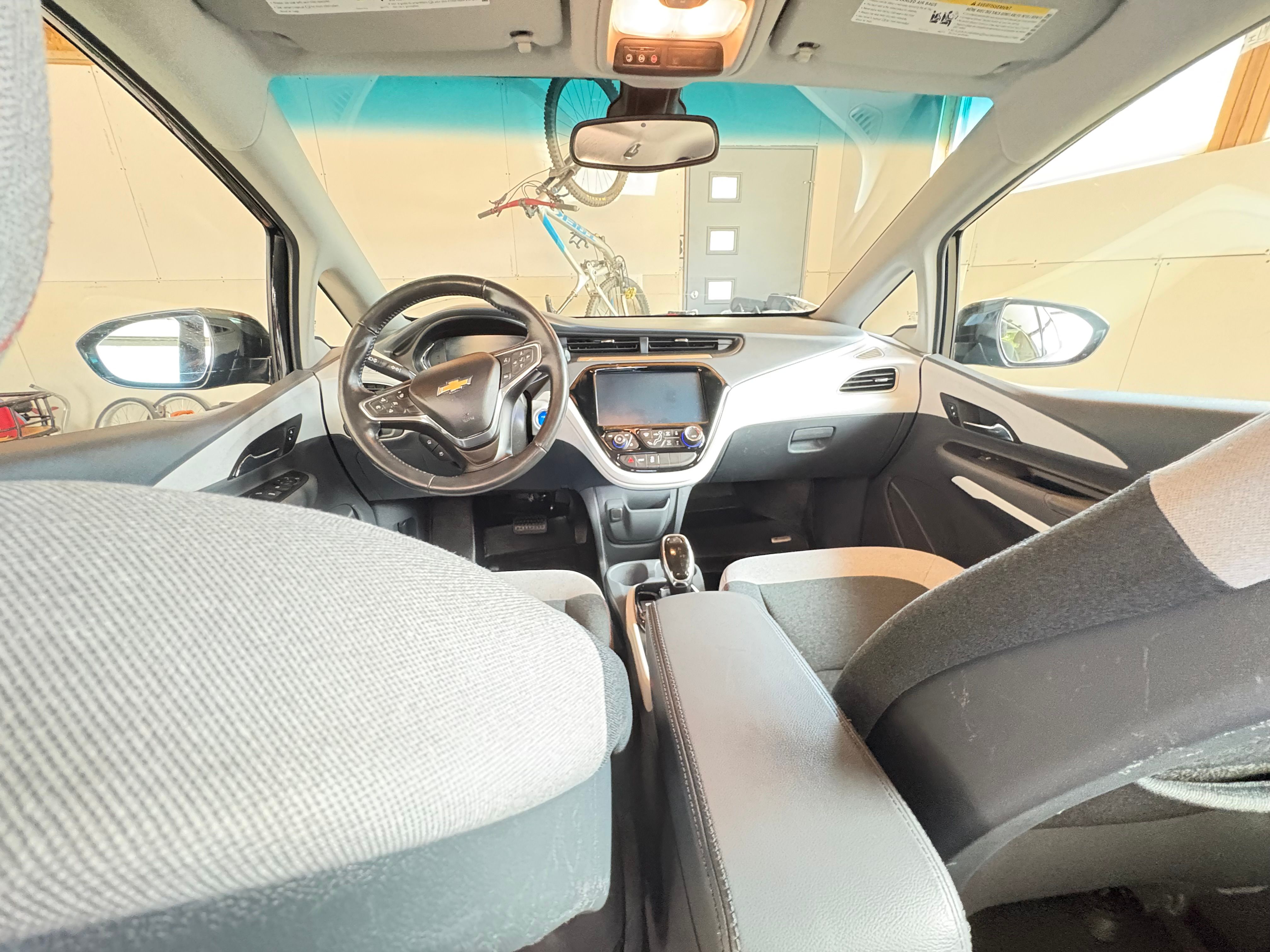 Used 2017 Chevrolet Bolt LT FWD image 27