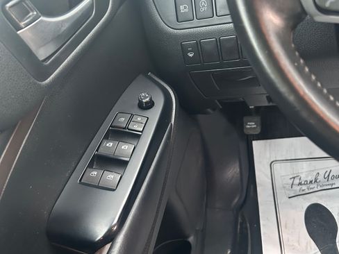 Used 2018 Toyota Highlander XLE AWD/4WD image 18