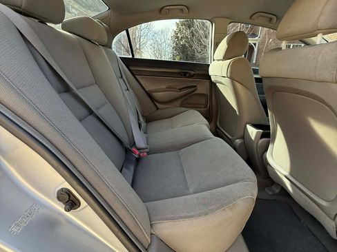 Used 2010 Honda Civic DX-VP image 10