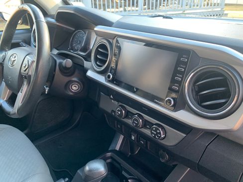Used 2020 Toyota Tacoma SR5 image 15